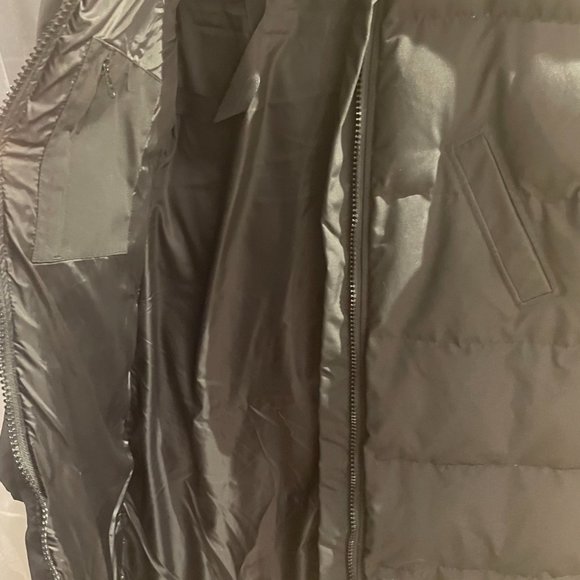 Canada Goose Puffer Jacker - Picture 5 of 5